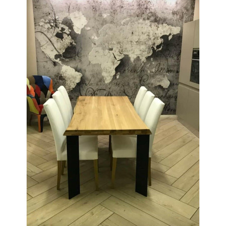 Tavolo in legno massello . Gambe in metallo nere 250x100x77 cm